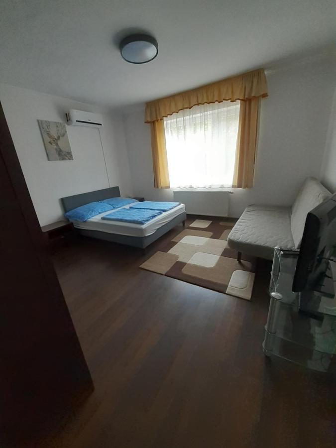 Polonia Apartman Lägenhet Egerszalók Exteriör bild