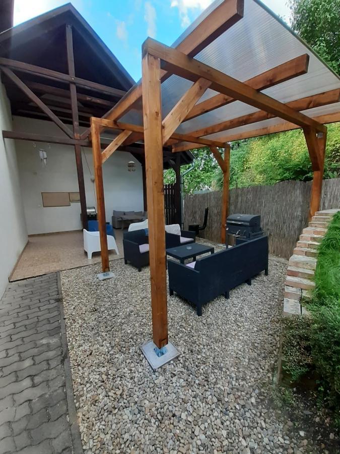 Polonia Apartman Lägenhet Egerszalók Exteriör bild